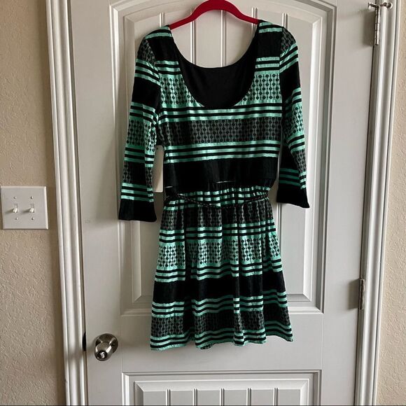 Love Reign Black/Mint Print 3/4 Sleeve Skater Midi Dress; SZ L; BNWT - Picture 3 of 10